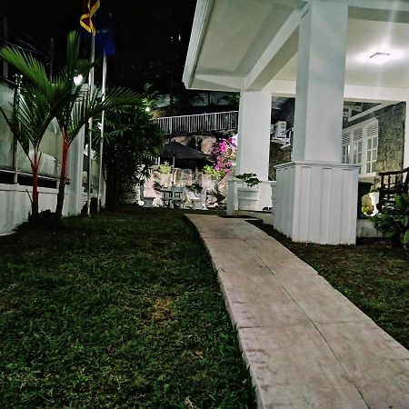 Anna Shanthi Villa Kandy Bagian luar foto