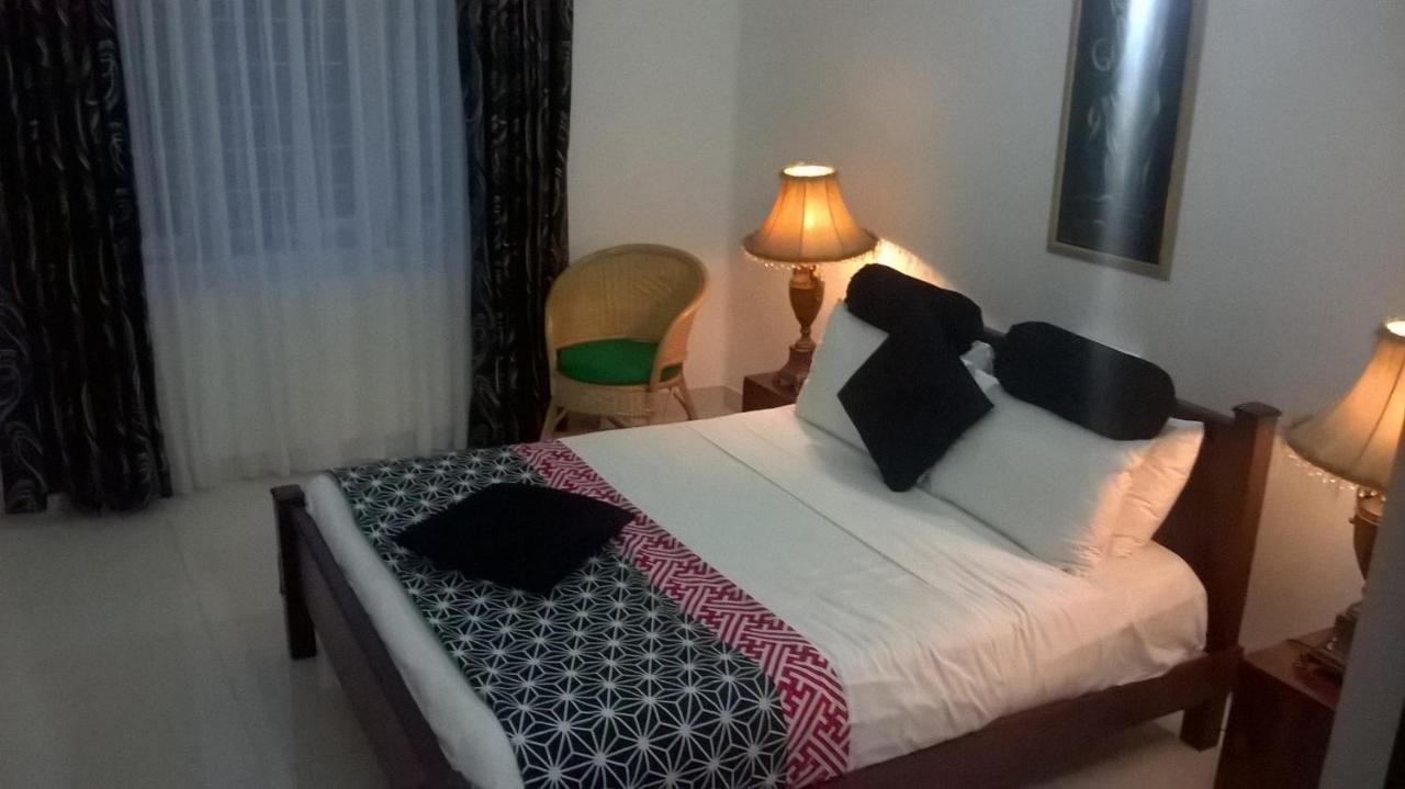 Anna Shanthi Villa Kandy Bagian luar foto