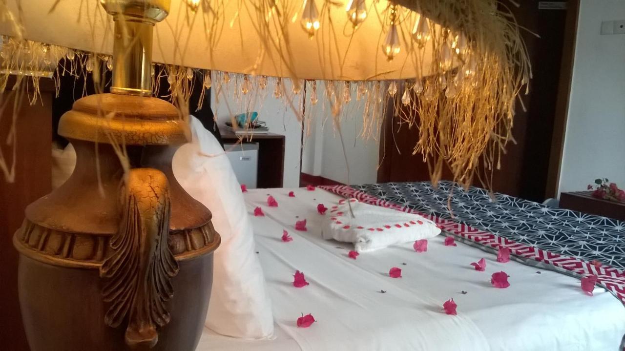 Anna Shanthi Villa Kandy Bagian luar foto