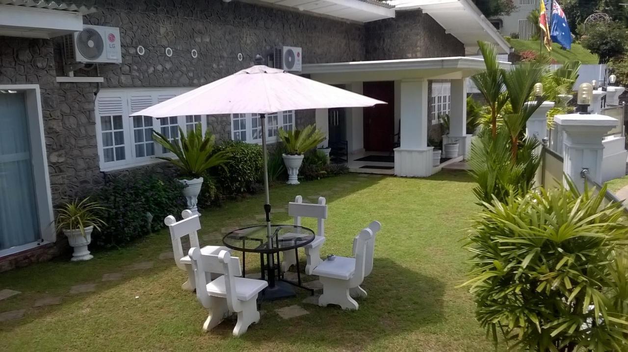 Anna Shanthi Villa Kandy Bagian luar foto