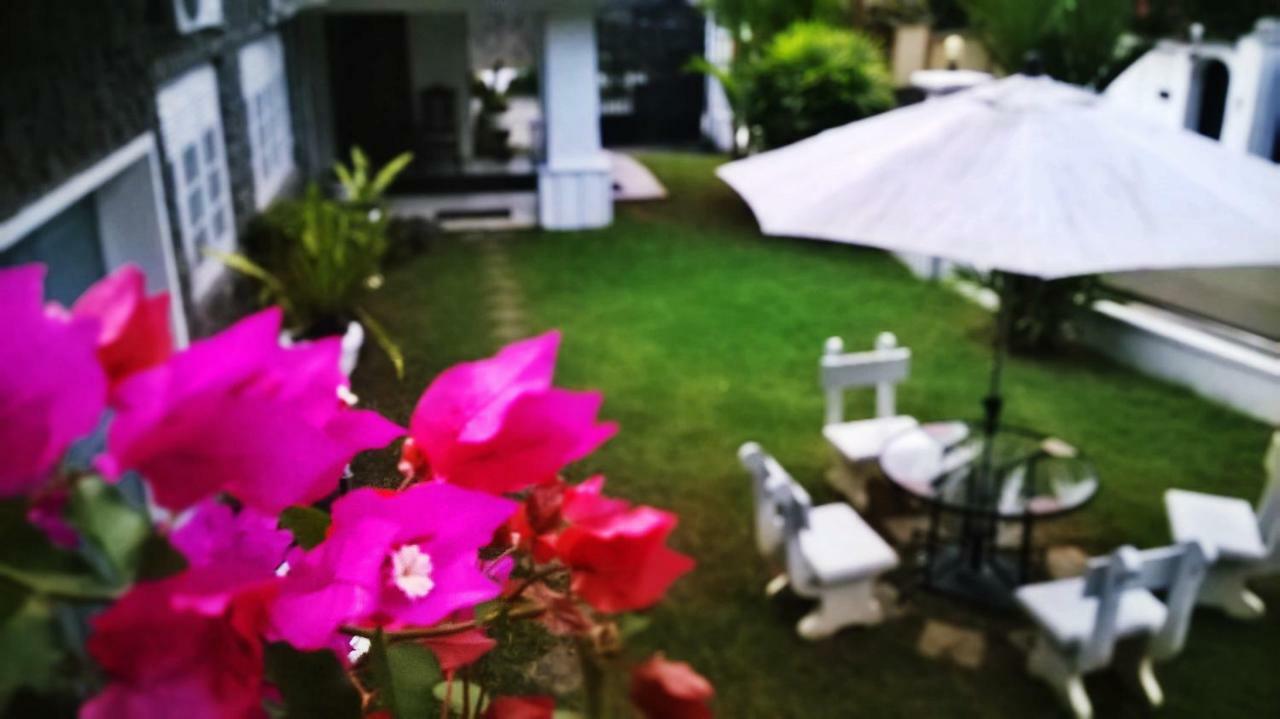 Anna Shanthi Villa Kandy Bagian luar foto